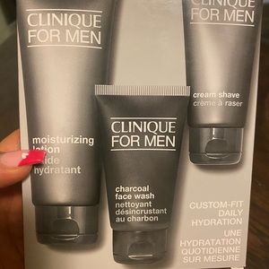Men’s Clinique charcoal face wash, cream shave and lotion gift set. New in box!